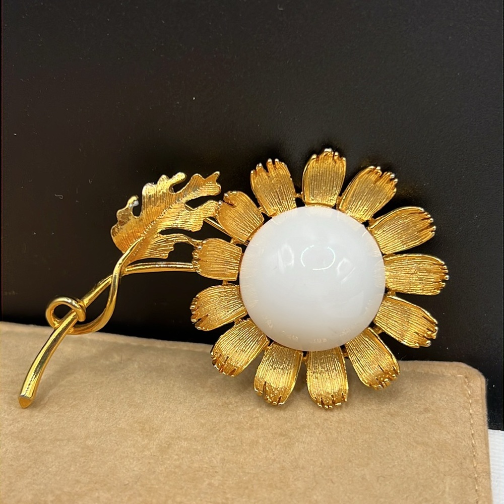 Vintage M Jent flower brooch